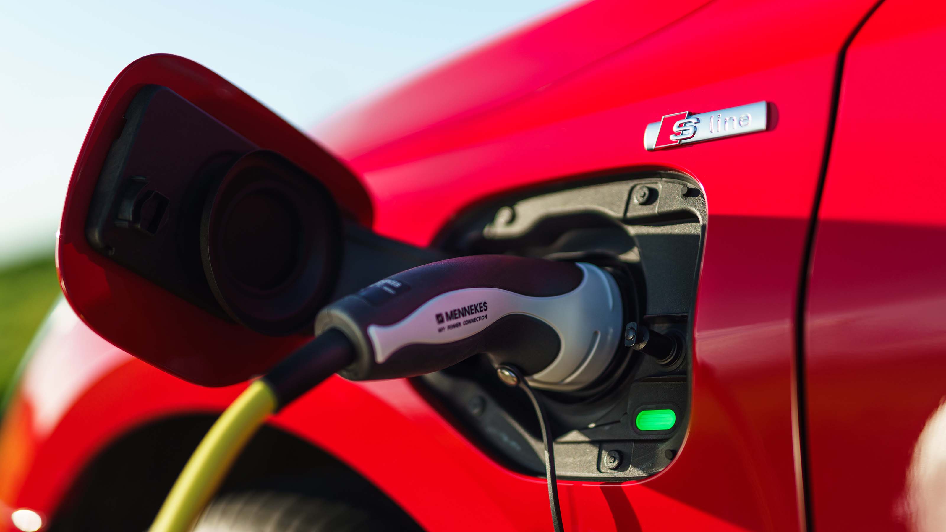 Audi A3 hybrid range, MPG, CO2 & charging DrivingElectric